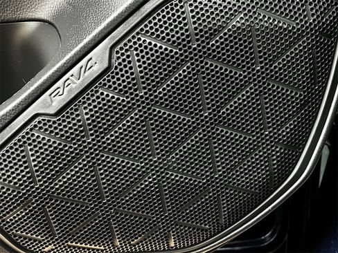 Used 2023 Toyota RAV4 XLE Premium image 22