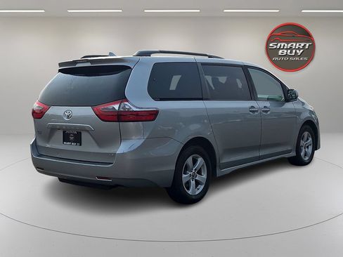 Used 2020 Toyota Sienna LE FWD image 5