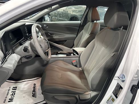 Certified 2025 Hyundai Elantra Sport FWD image 9