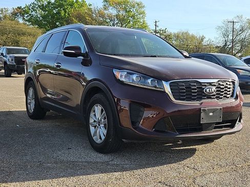 Used 2020 Kia Sorento LX w/ LX I4 Convenience Package image 3