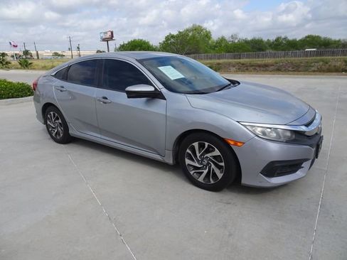 Used 2017 Honda Civic EX image 3