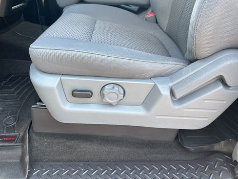 Used 2011 Ford F150 XLT w/ XLT Chrome Pkg image 14