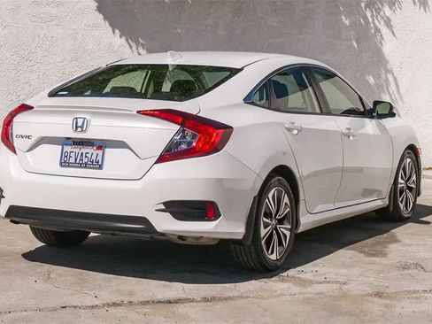 Used 2018 Honda Civic EX-T image 7