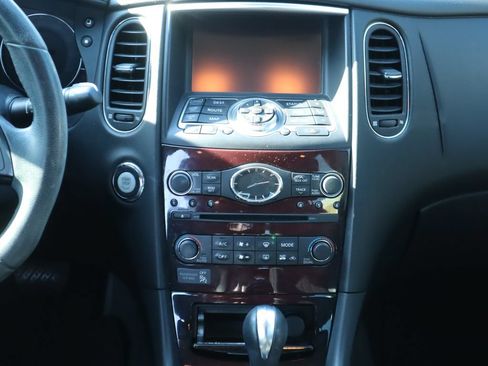 Used 2017 INFINITI QX50 2WD w/ Deluxe Touring Package image 8