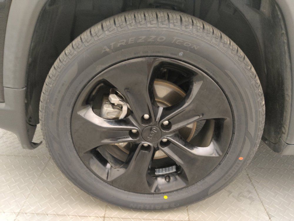 Used 2021 Jeep Compass Latitude FWD image 31
