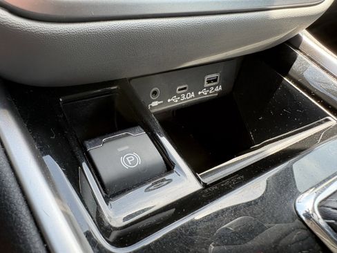 Certified 2024 Subaru Outback Premium AWD/4WD image 14