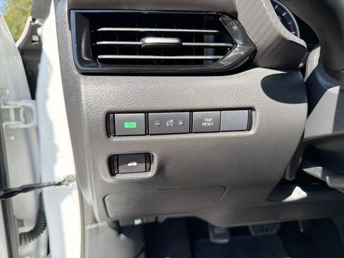 Used 2025 Nissan Sentra SV FWD image 19