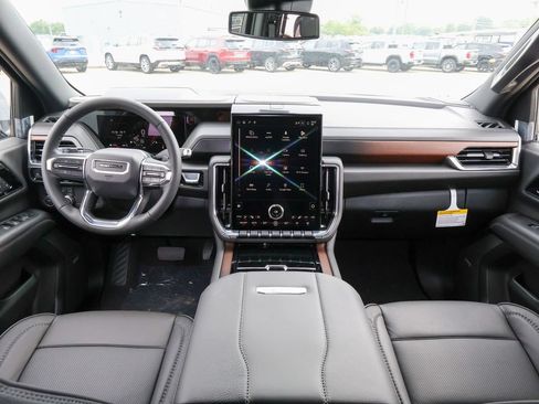 New 2026 GMC Yukon XL Denali w/ LPO, Floor Liner Package AWD/4WD image 15