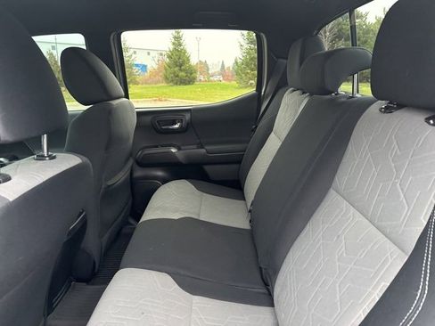 Used 2023 Toyota Tacoma TRD Off-Road image 27