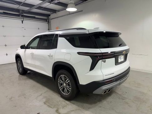 Certified 2024 Chevrolet Traverse LT FWD image 5