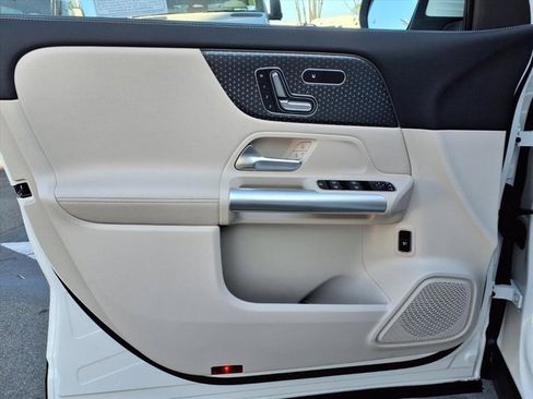 Used 2025 Mercedes-Benz GLA 250 4MATIC image 13