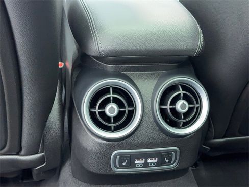 Used 2022 Alfa Romeo Giulia Veloce image 43