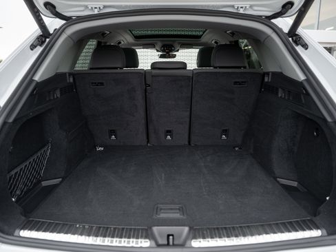 Certified 2025 Audi Q5 Premium w/ Convenience Package image 15