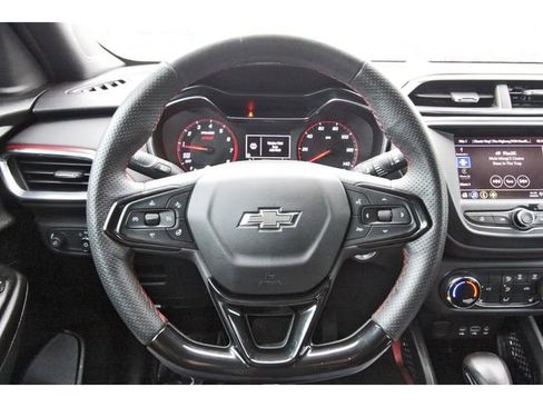 Used 2022 Chevrolet TrailBlazer RS FWD image 14