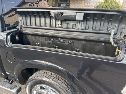 Used 2017 RAM 1500 Laramie w/ Convenience Group image 10