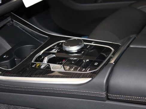 Used 2026 BMW X5 xDrive40i AWD/4WD image 11