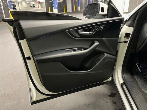 Used 2019 Audi Q8 Premium w/ Convenience Package image 15