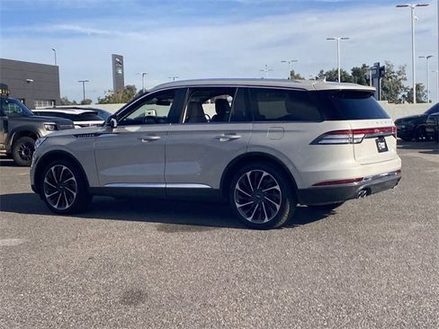 Used 2020 Lincoln Aviator Reserve w/ Equipment Group 202A image 9