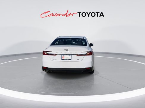 Used 2026 Toyota Camry SE image 7