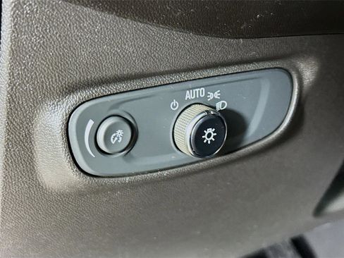 Used 2023 Chevrolet Equinox LT image 11