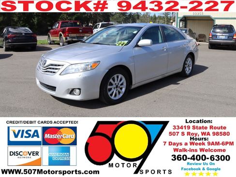 Used 2010 Toyota Camry SE FWD image 2
