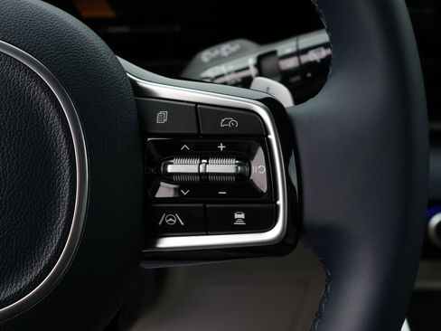 New 2026 Kia Carnival EX image 32