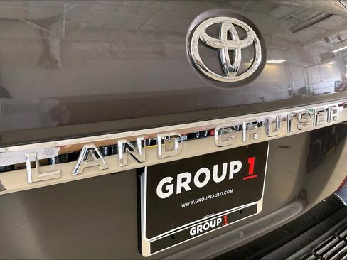 Used 2018 Toyota Land Cruiser AWD/4WD image 9