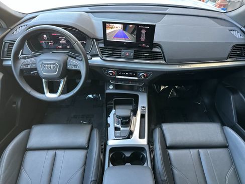 Used 2025 Audi Q5 2.0T Premium w/ Convenience Plus Package AWD/4WD image 3