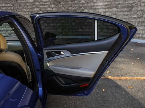 Used 2023 Genesis G70 3.3T w/ Sport Advanced Package image 15