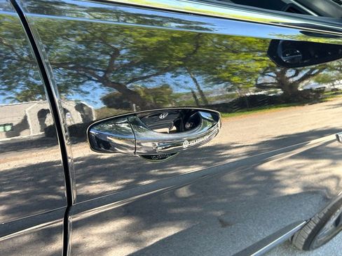 Used 2020 Volkswagen Atlas Cross Sport SE w/ Towing Package FWD image 35