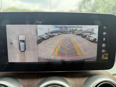 Used 2022 Mercedes-Benz GLC 300 4MATIC w/ Premium Package Lite image 24