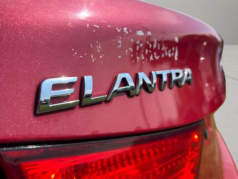 Used 2013 Hyundai Elantra GLS FWD image 29