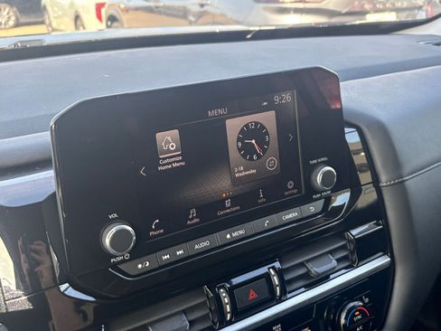 Used 2025 Nissan Pathfinder SV image 20