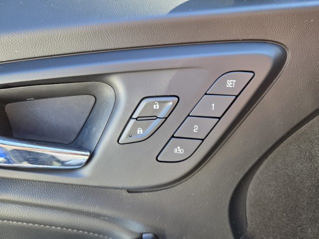 Used 2023 Chevrolet Malibu LT FWD image 21