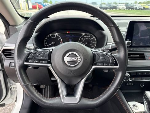 Used 2025 Nissan Altima 2.5 SR FWD image 30