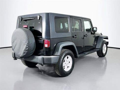 Used 2010 Jeep Wrangler Unlimited Sport image 7