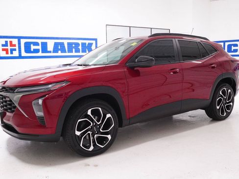 Used 2025 Chevrolet Trax RS w/ Driver Confidence Package FWD image 34