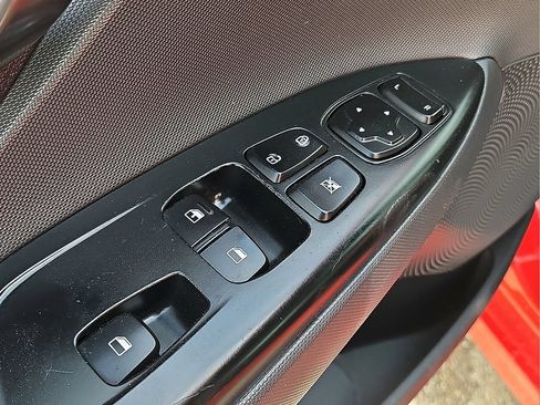 Used 2019 Hyundai Veloster 2.0 FWD image 15