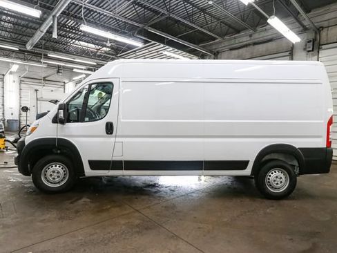 Used 2026 RAM ProMaster 2500 w/ Convenience Group FWD image 6