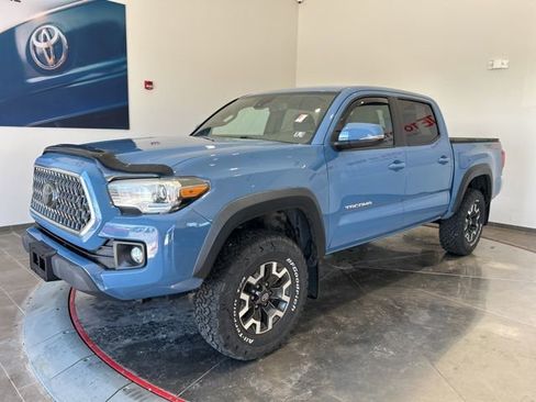 Used 2019 Toyota Tacoma TRD Off-Road AWD/4WD image 2