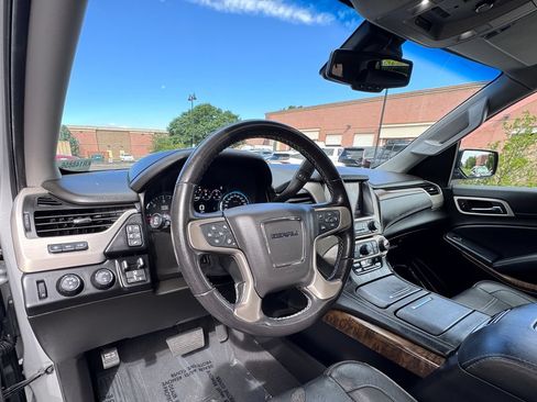 Used 2019 GMC Yukon Denali w/ Open Road Package AWD/4WD image 22