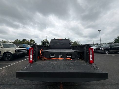 Used 2024 Ford F250 XLT AWD/4WD image 11