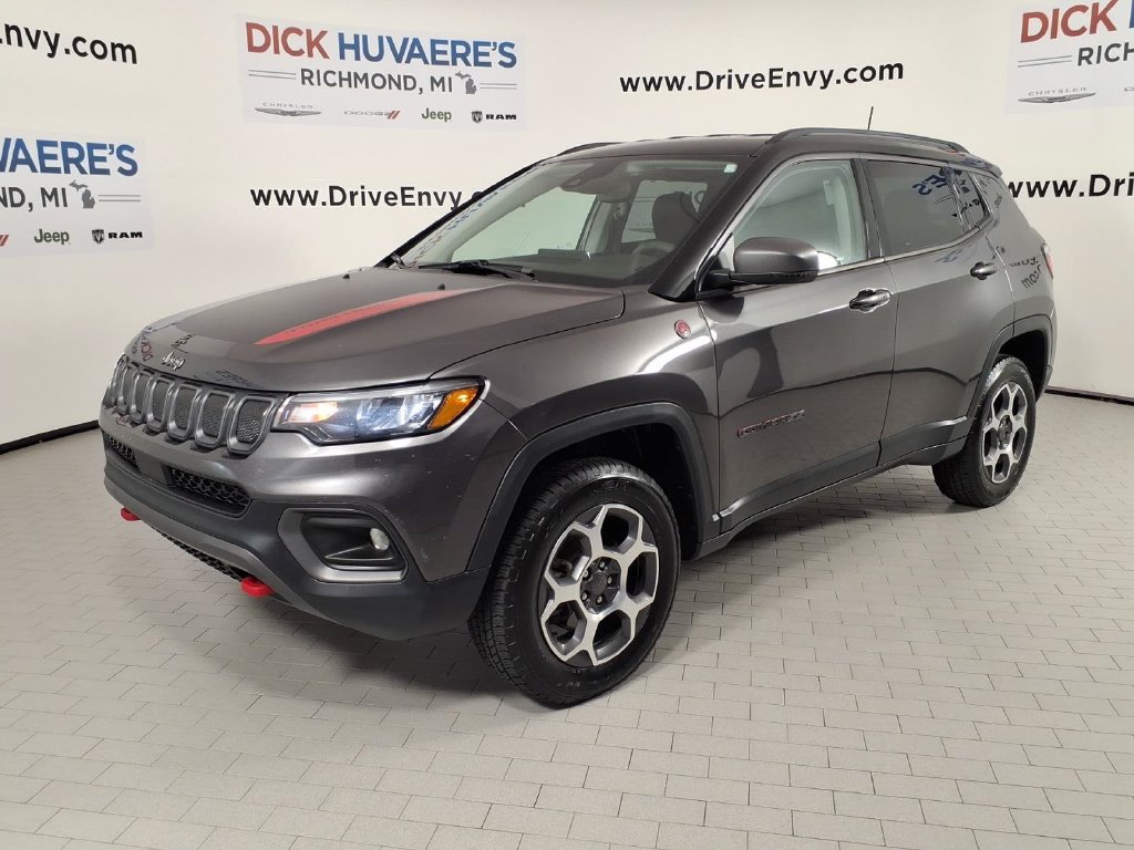 Used 2022 Jeep Compass Trailhawk AWD/4WD image 1