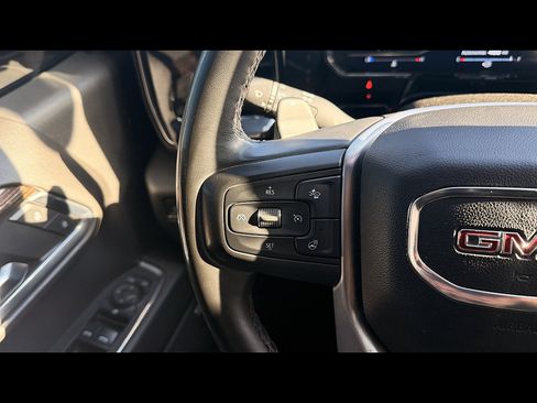 Used 2024 GMC Sierra 1500 Elevation w/ Preferred Package AWD/4WD image 8