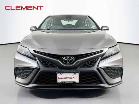 Used 2024 Toyota Camry SE FWD image 2