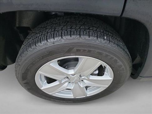 Used 2022 Jeep Compass Latitude image 11