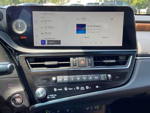 Certified 2023 Lexus ES 250 w/ Premium Package AWD/4WD image 20