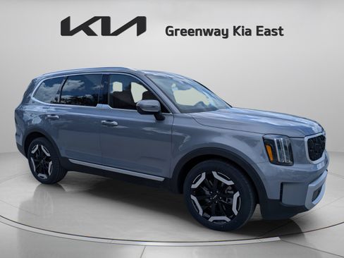 Certified 2023 Kia Telluride EX w/ EX Captain's Chair Package FWD image 3