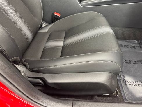Used 2025 Honda Civic Sport image 32