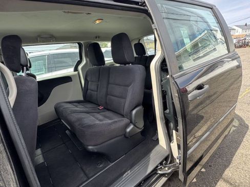 Used 2014 Dodge Grand Caravan American Value Package FWD image 15